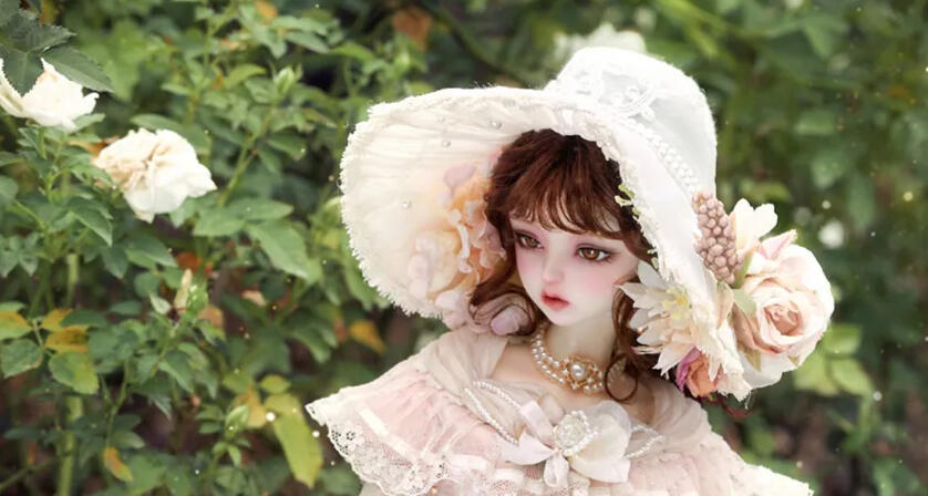 an image of a very pretty doll